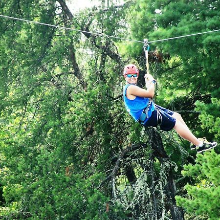Pine Point Lodge Resort & Motel Crane Lake Esterno foto