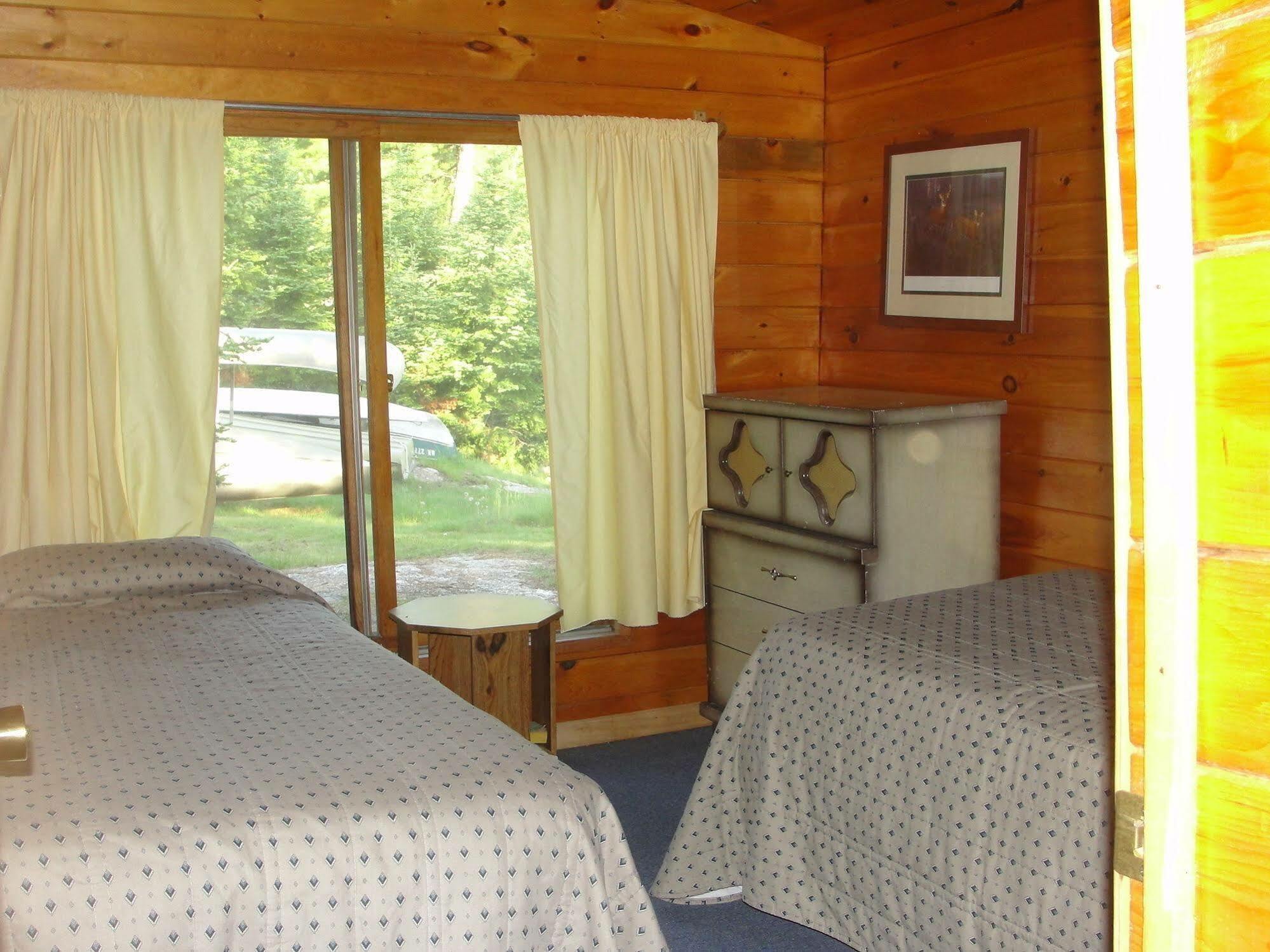Pine Point Lodge Resort & Motel Crane Lake Esterno foto