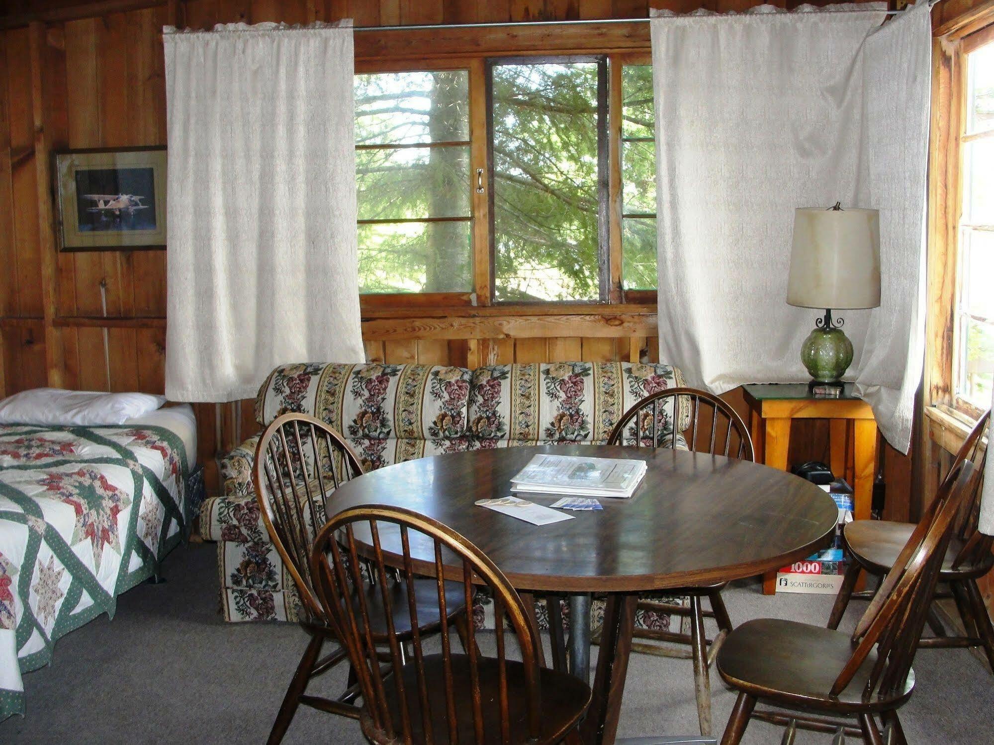Pine Point Lodge Resort & Motel Crane Lake Esterno foto