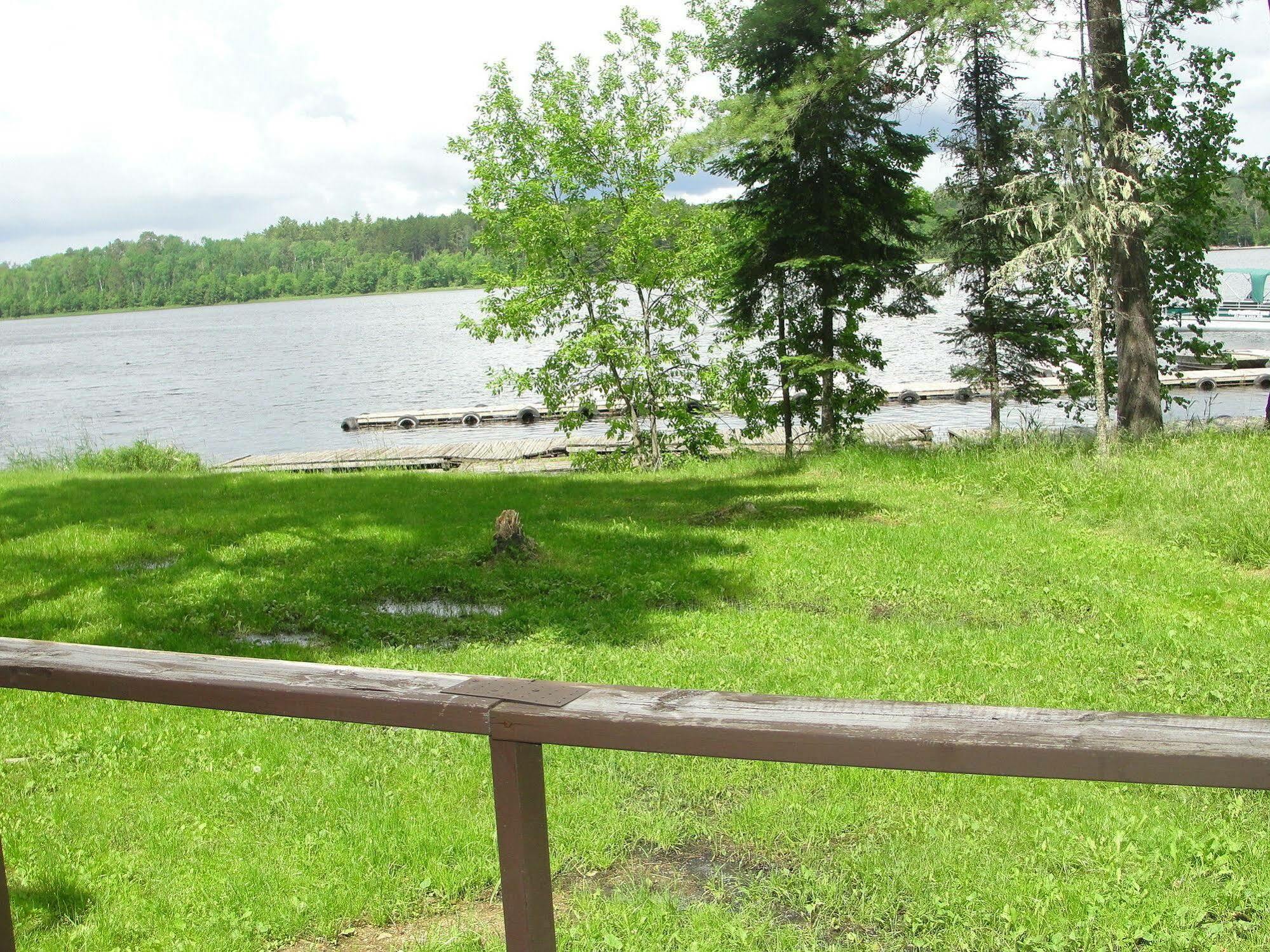 Pine Point Lodge Resort & Motel Crane Lake Esterno foto