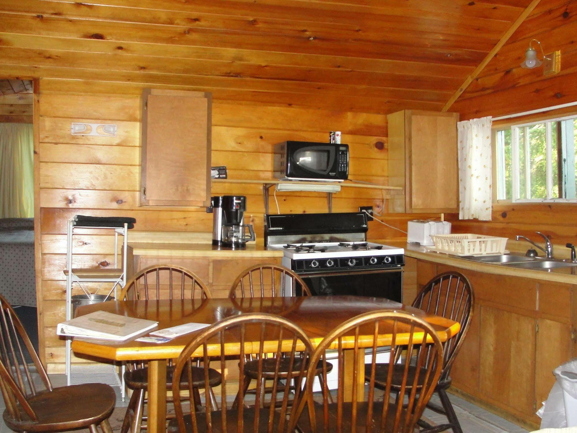 Pine Point Lodge Resort & Motel Crane Lake Esterno foto