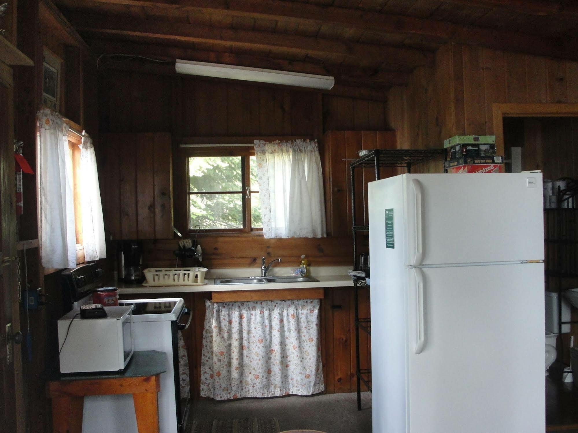 Pine Point Lodge Resort & Motel Crane Lake Esterno foto