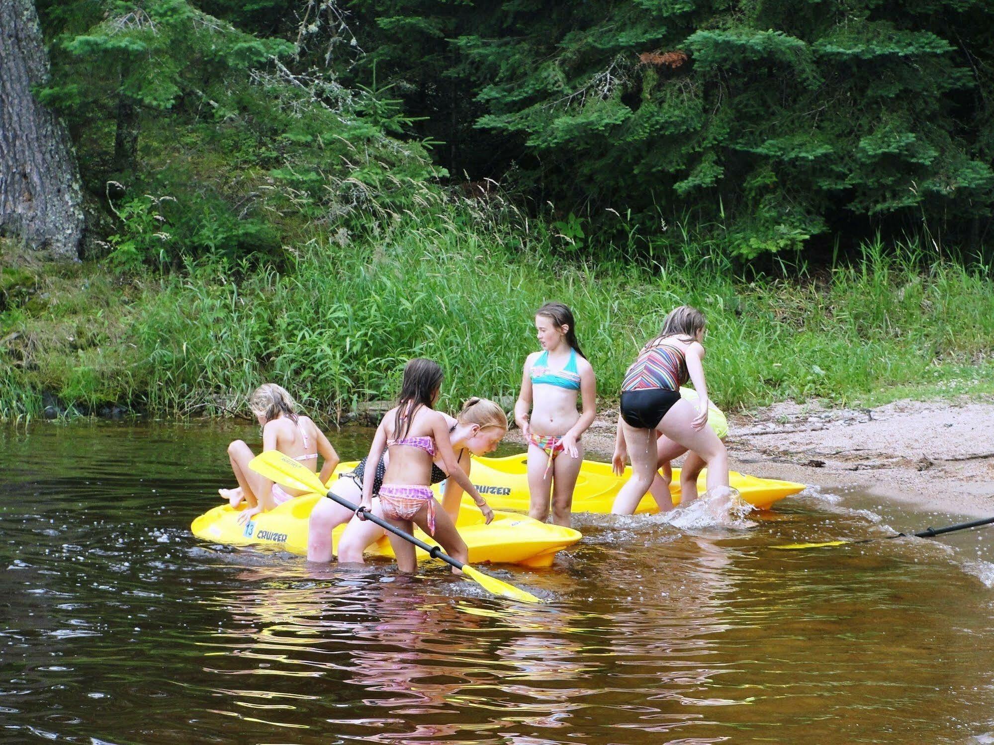 Pine Point Lodge Resort & Motel Crane Lake Esterno foto